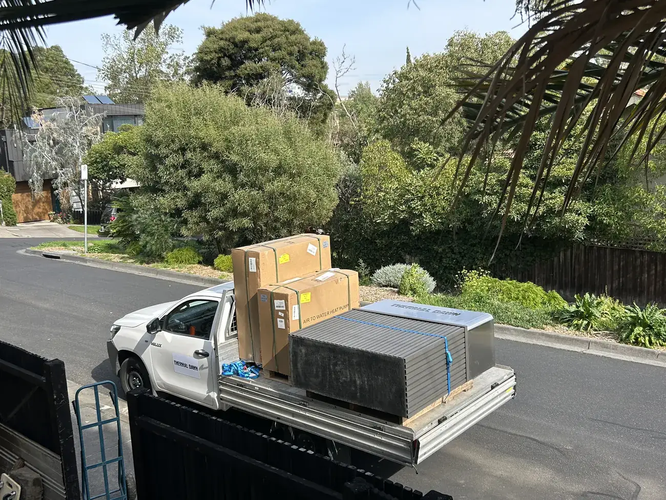 The thermal store arriving at the customer's home